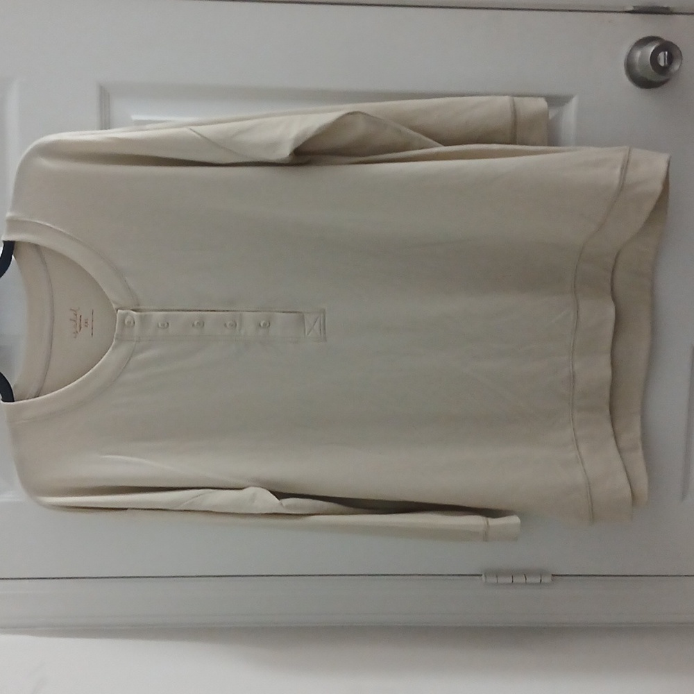 🆕️Womens henley top